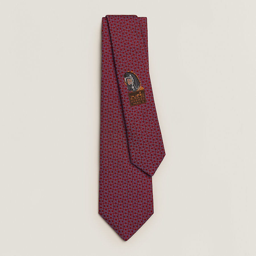 de-face-et-de-profil-tie--
